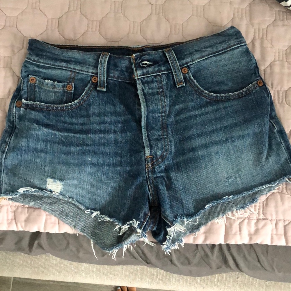 Levi’s 501 shorts 24w